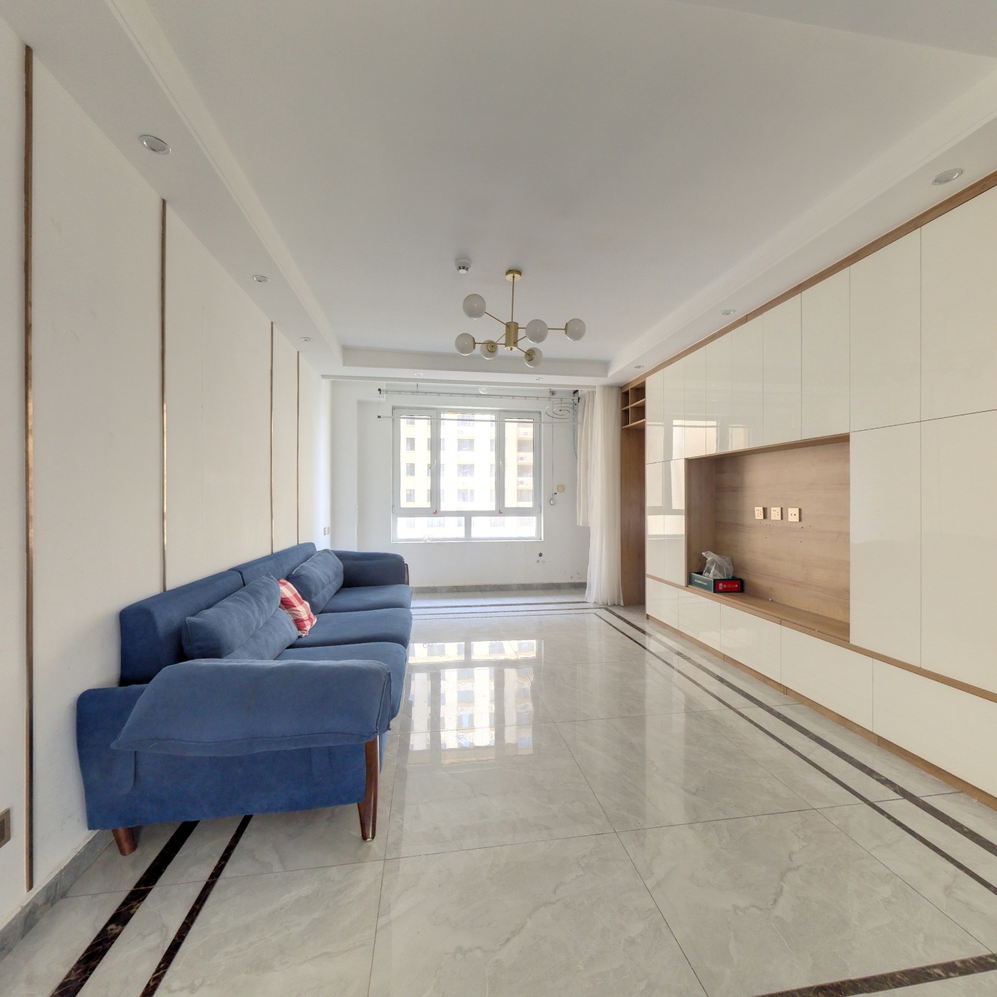 德信公园北侧 精装 南北通透精装自住三居