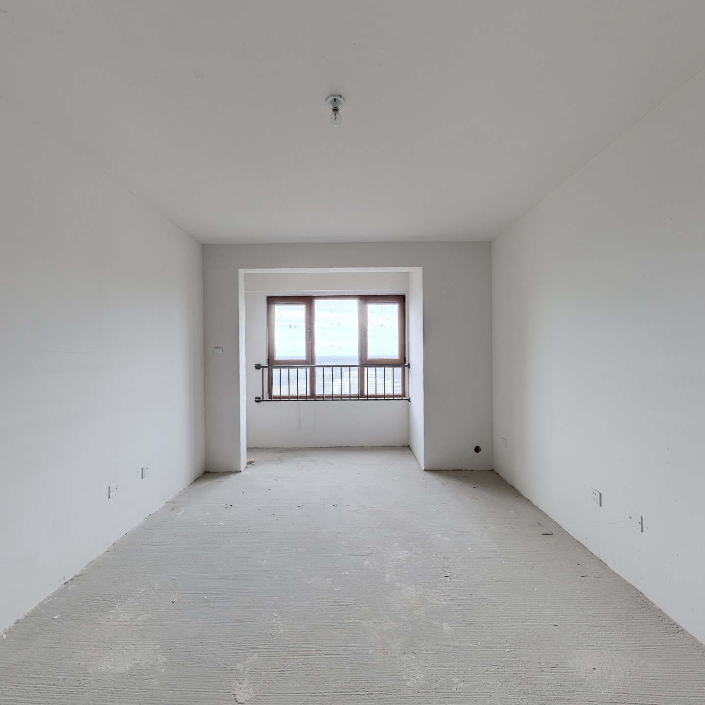 距离北京1900米  鸿坤理想尔湾 南北通透三居出售