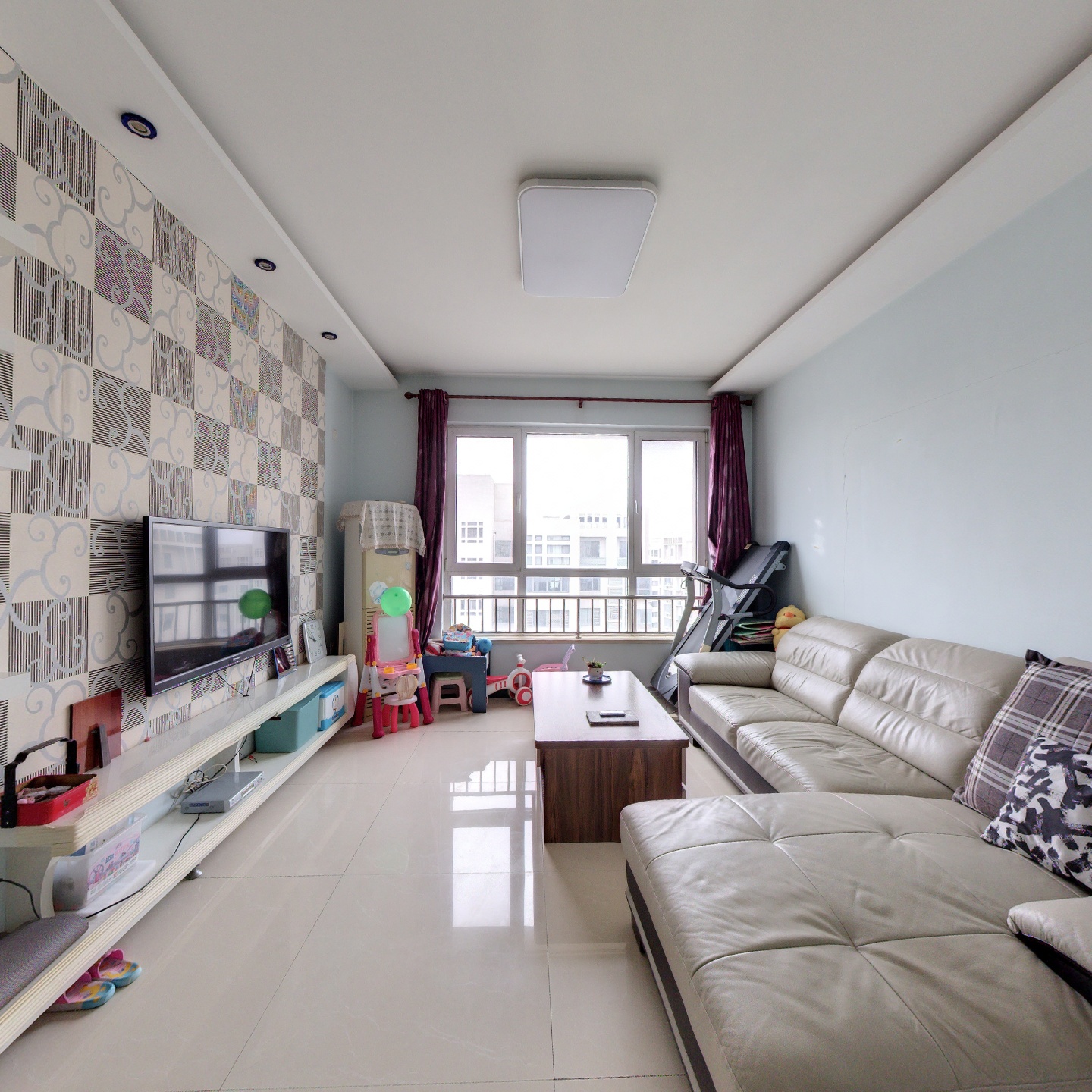 钻石商圈 地上庭院 下楼就能逛街