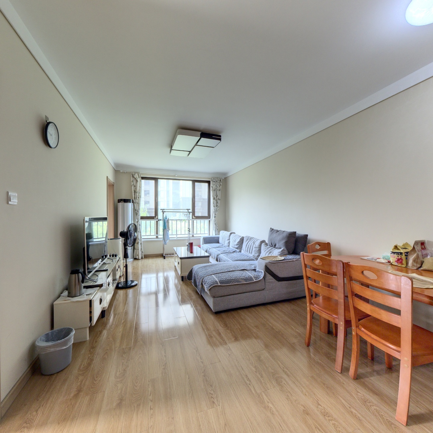 鸿坤理想湾 精装修全阳三居 满二无尾款 房本在手