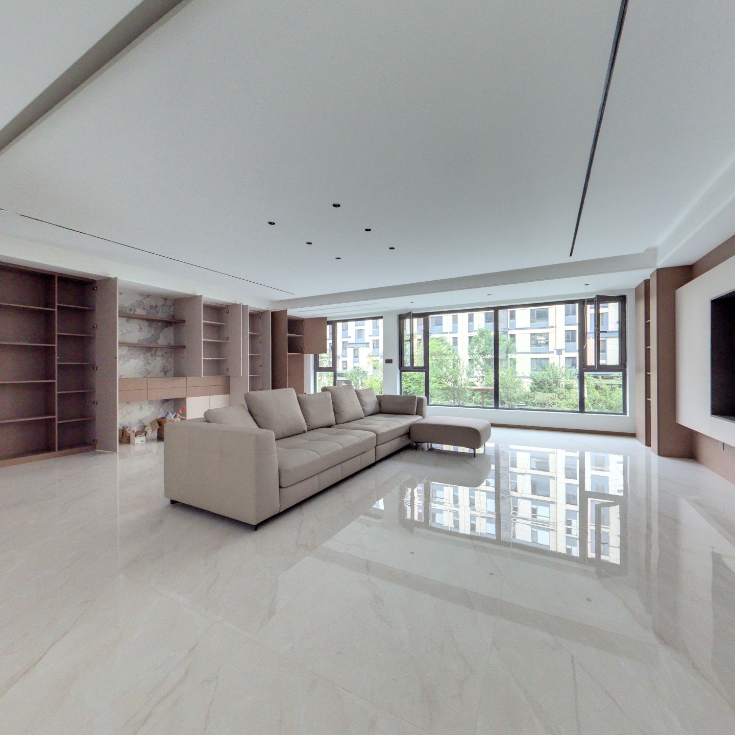 恒信安顺府电梯2楼，176平，精华尊贵修