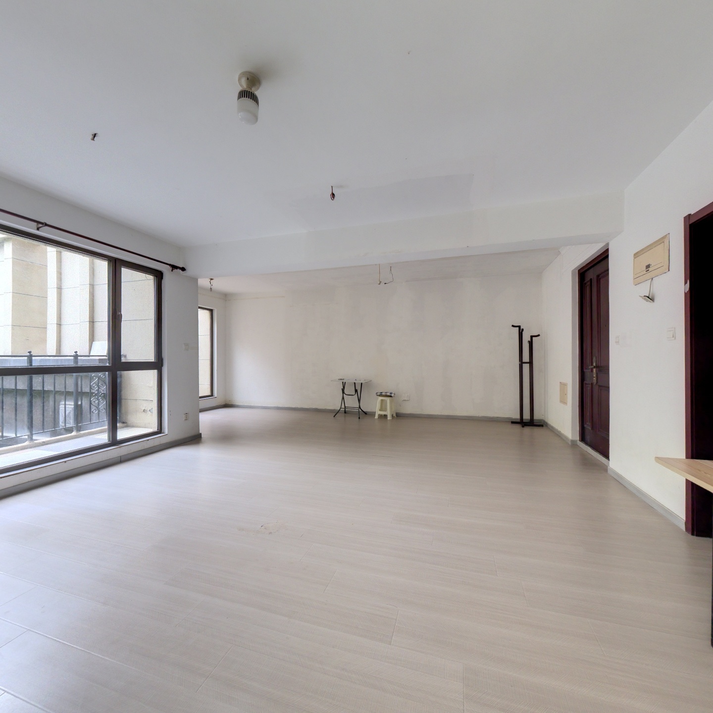 鸿坤理想湾南区洋房，南北通透三居室，可贷款