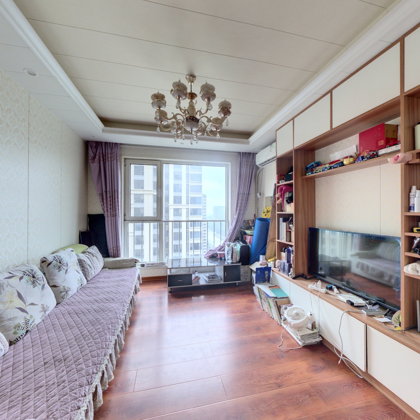 出售狮子城一居室.满五唯一.装修全屋定制房