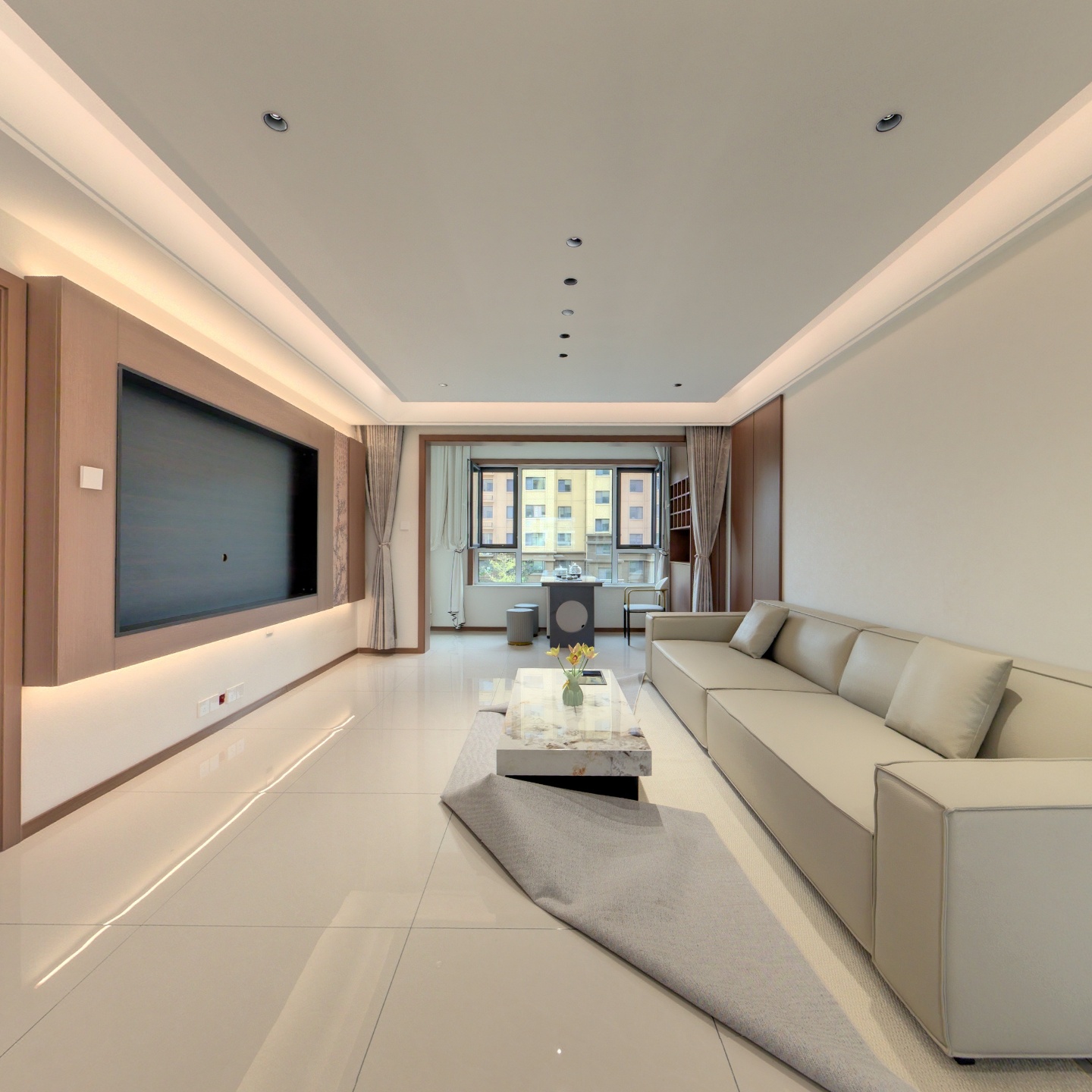 翡翠城电梯3楼，精装修，带车位