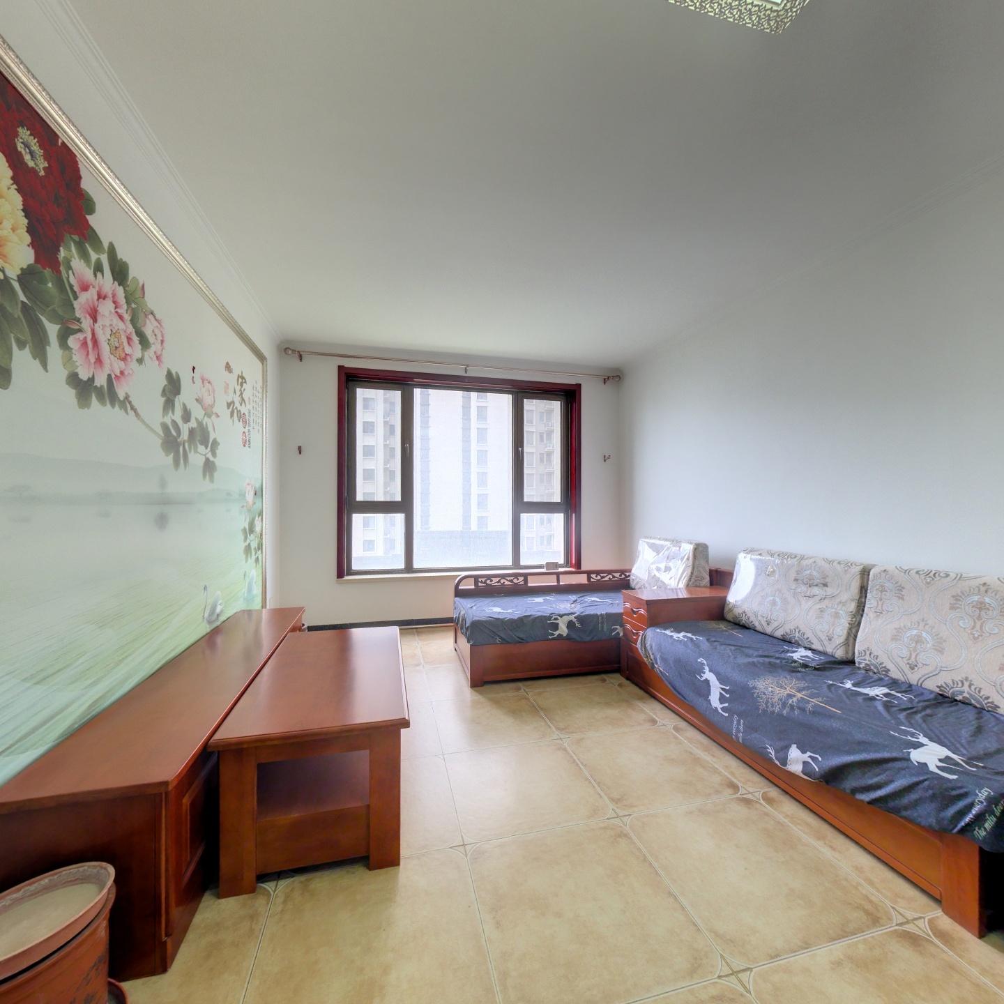 涿州东站 鸿坤理想湾，距离高铁站800米，简单装修