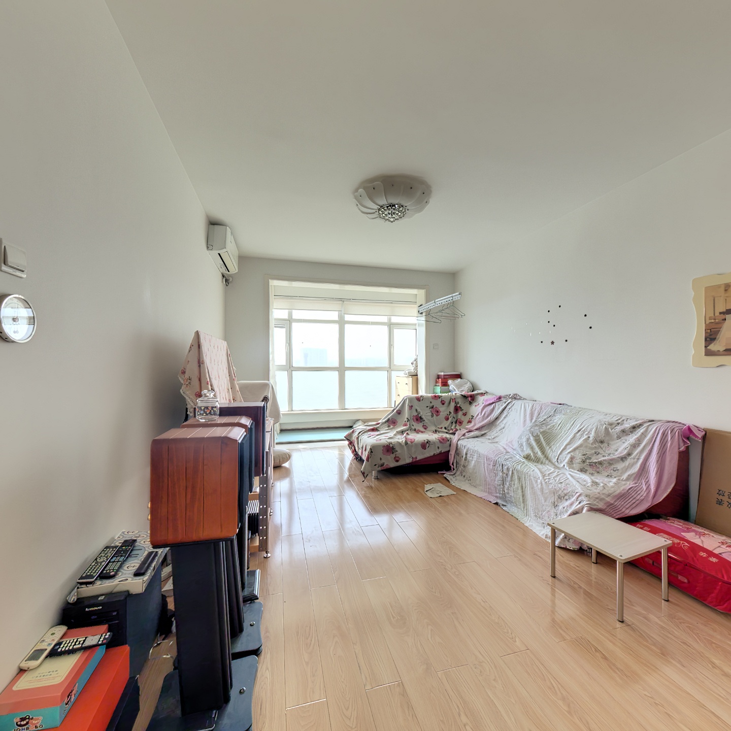 凯旋门   中间楼层 两居室 房本满五