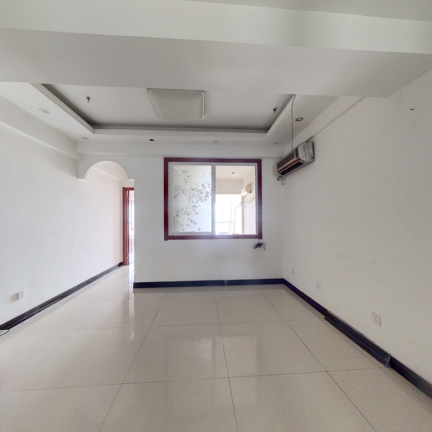 小区成熟，配套设施齐全，交通便利，