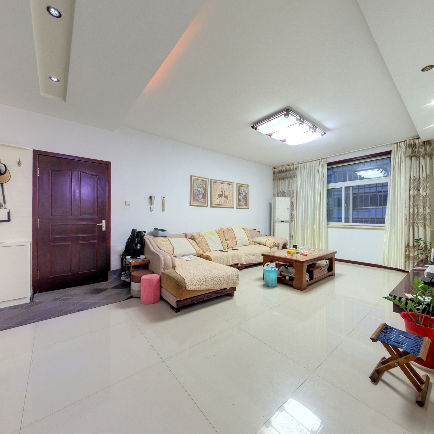 近中都带南向车库好楼层3室价格可议