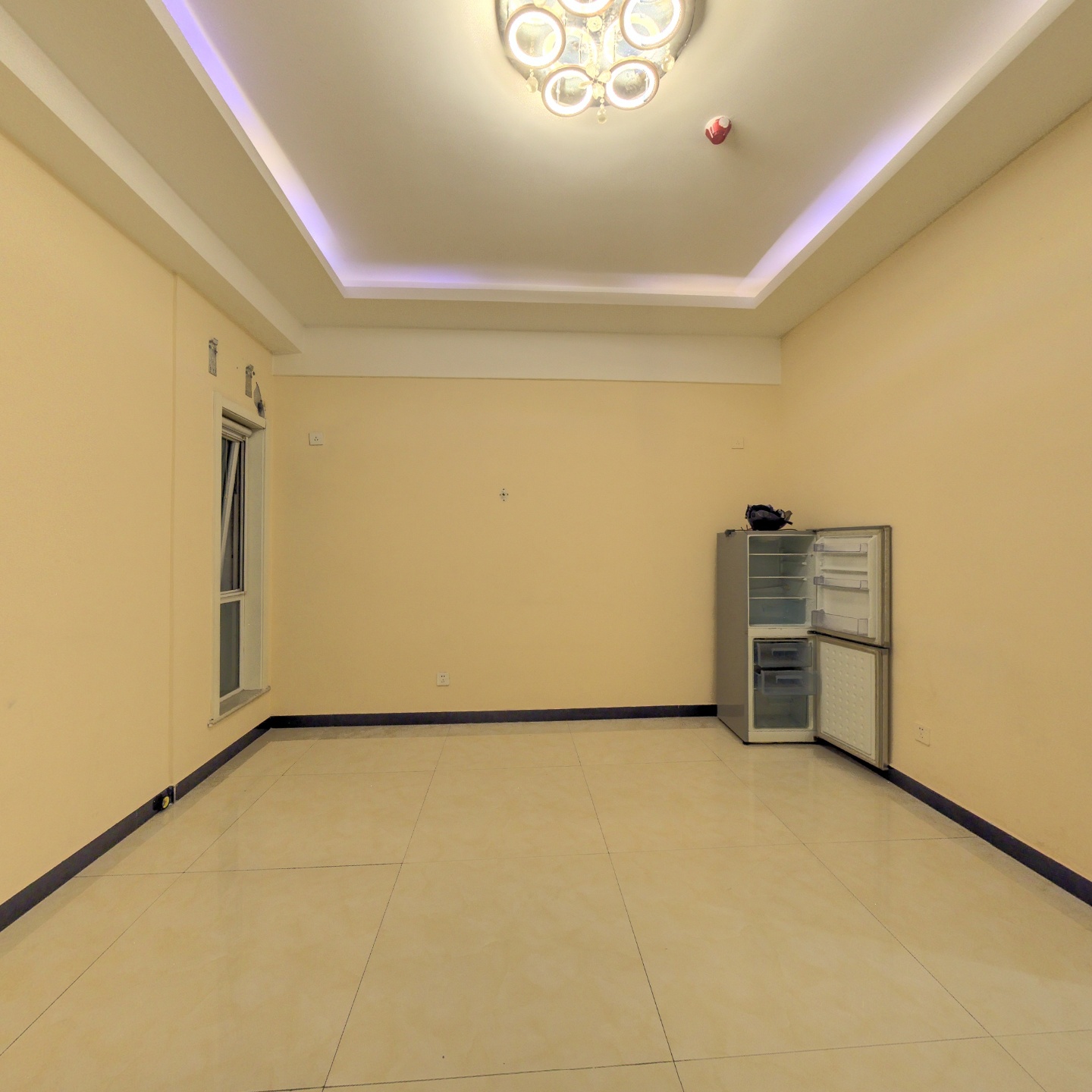 范阳东路钻石广场精装两居中出售