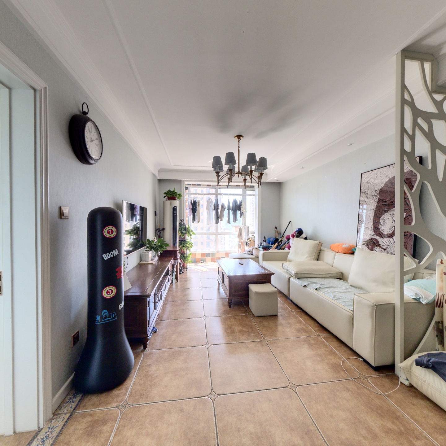 全阳两居，户型方正，精装修，花园小区，封闭管理