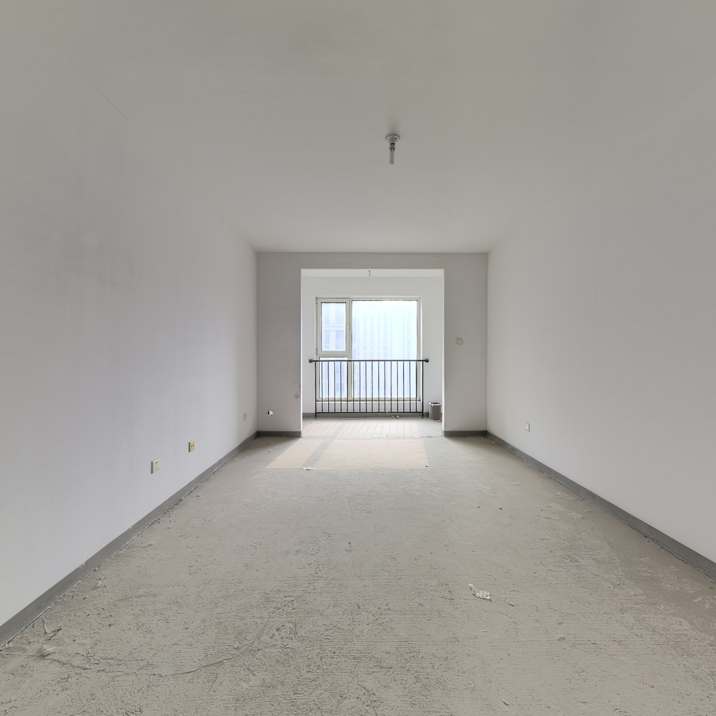 南北通透大三居 格局方正 独立防火门