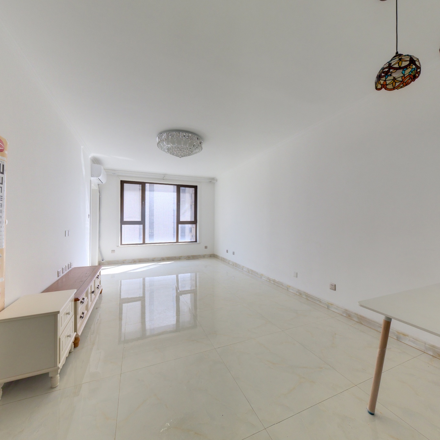 鸿坤理想湾 三居室，精装修，品牌建材， 采光好