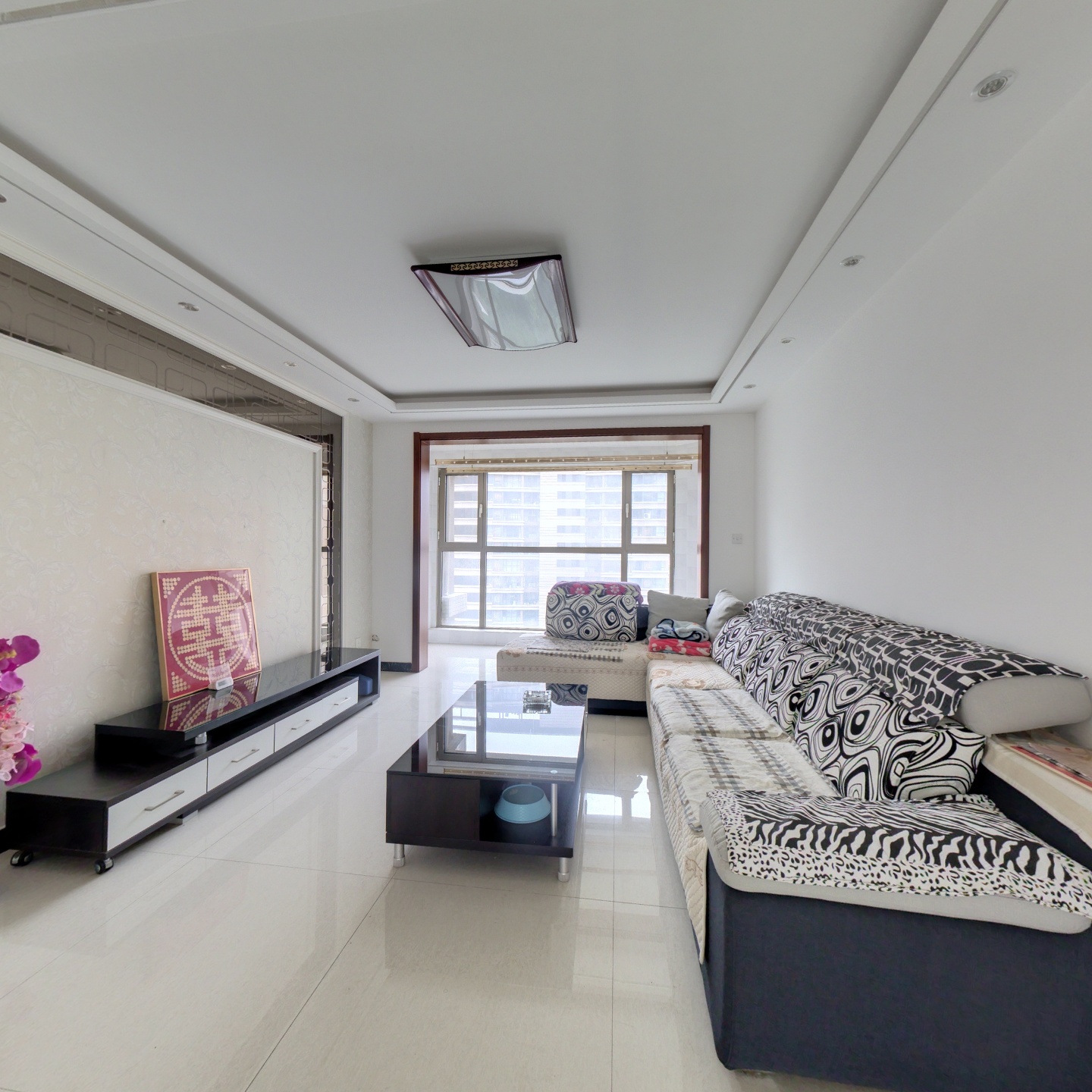 御景园 精装婚房  通透大两居  拎包入住 看房方便