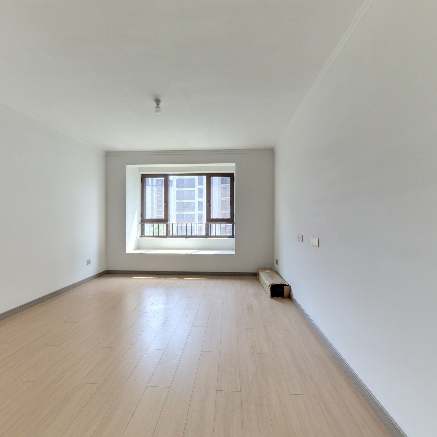 樾府国际一期 全明三居室 南北通透 现房 拎包入住