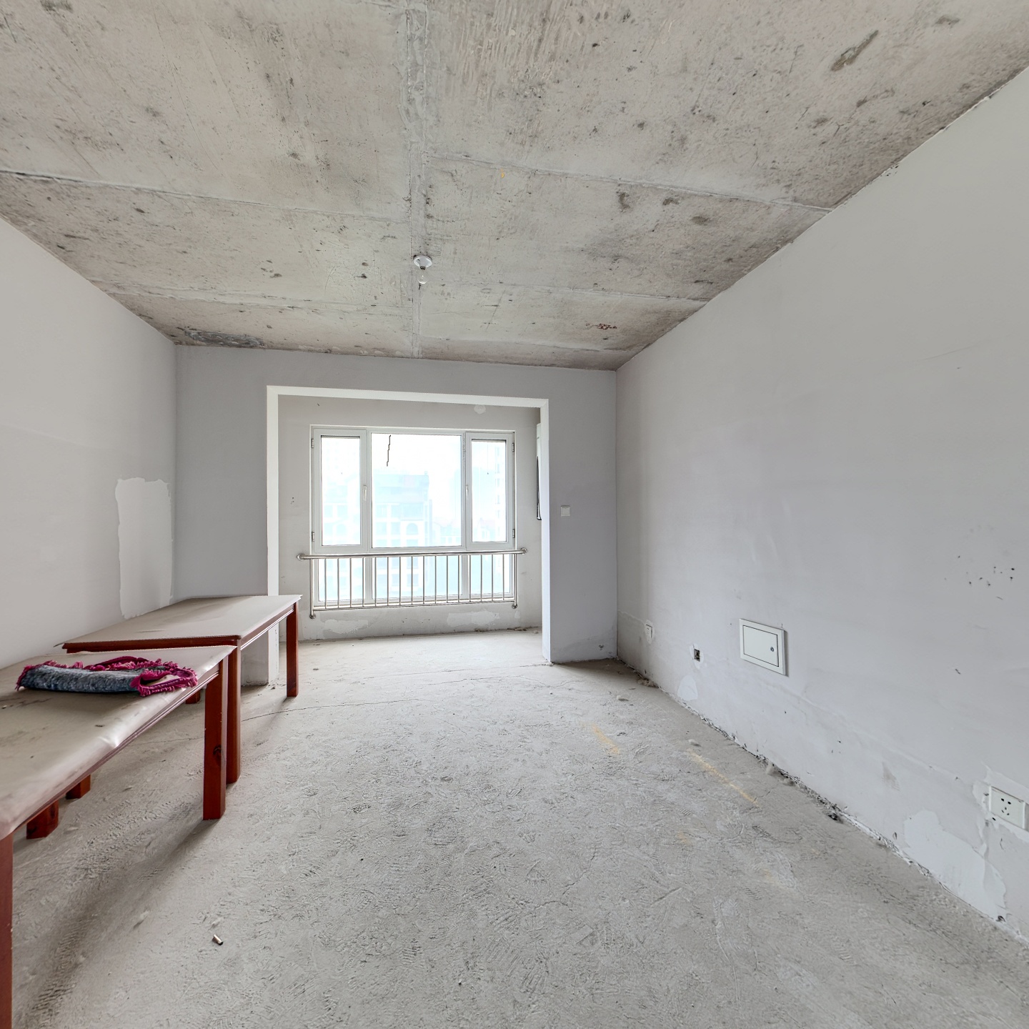 南北通透户型方正，楼层适中，诚心卖