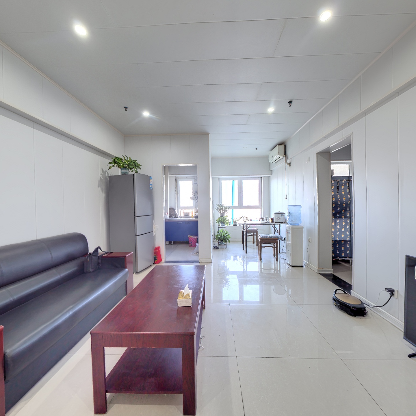 此房位于东兴大街，交通便利，生活方便