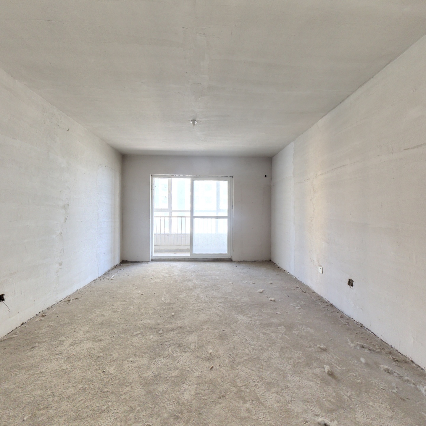 南通透两居，毛坯房，楼层好，采光好