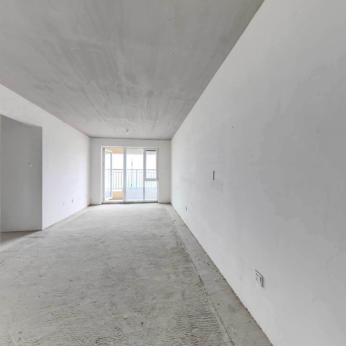 南北通透全明格局，采光好无遮挡，带车位