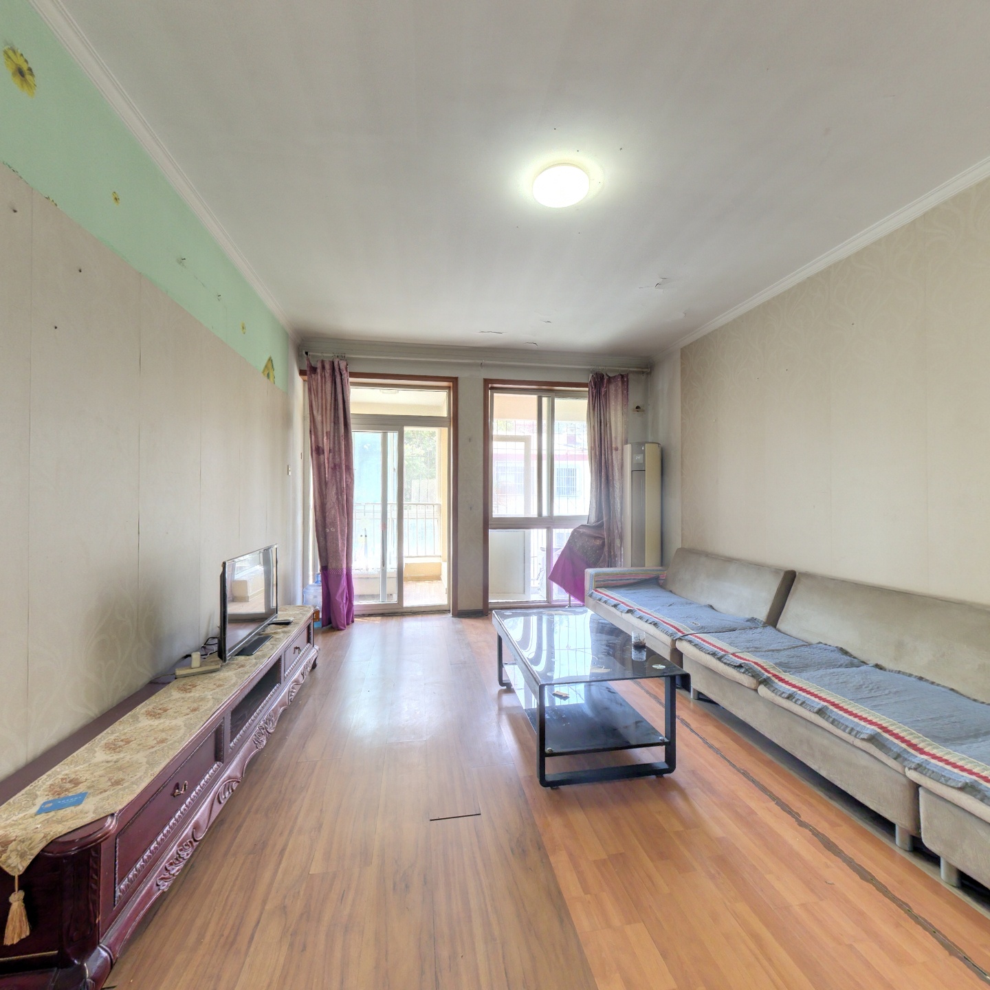 此房满二，南北通透两居室，房本在手随时过户