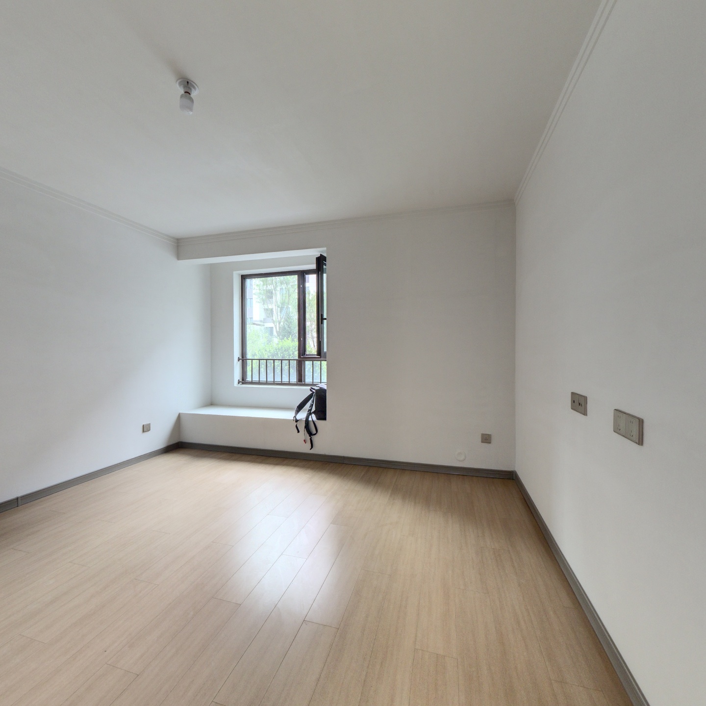 中国铁建樾府国际 1室1厅 南