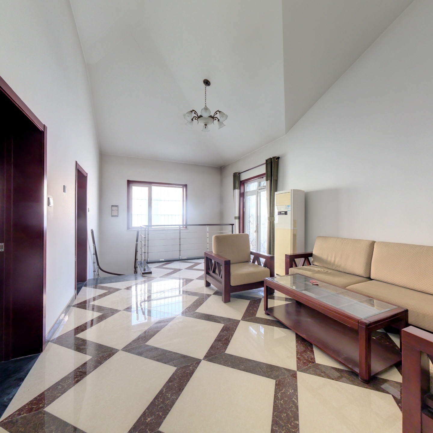 市区独栋别墅，满五唯一，集中冬暖，交通便利