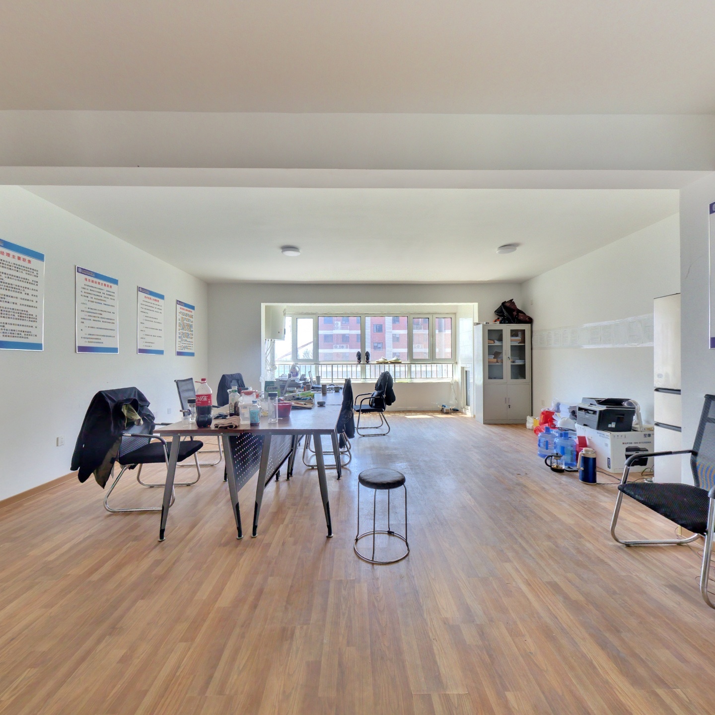 双语,大三居,横厅,带车位，一梯两户，东边户