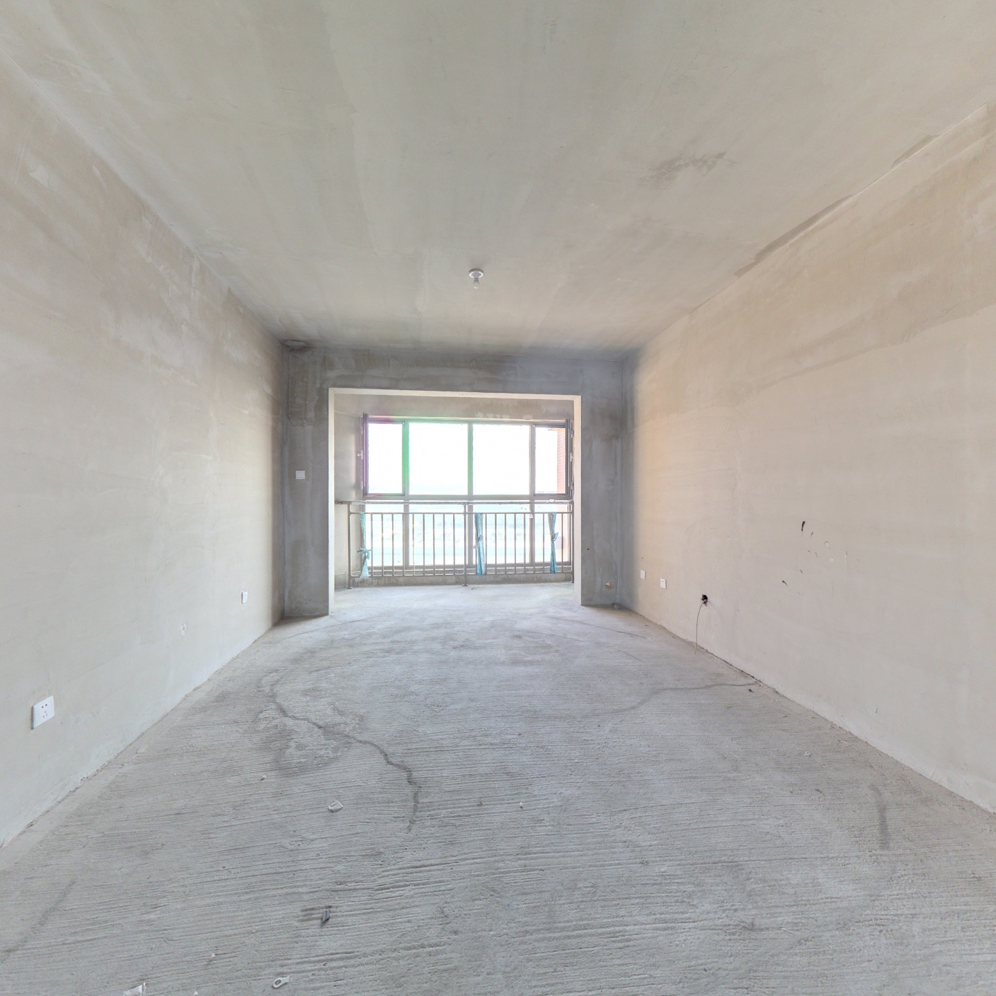 此房满二，采光好，视野好，小区环境优美。南北通透