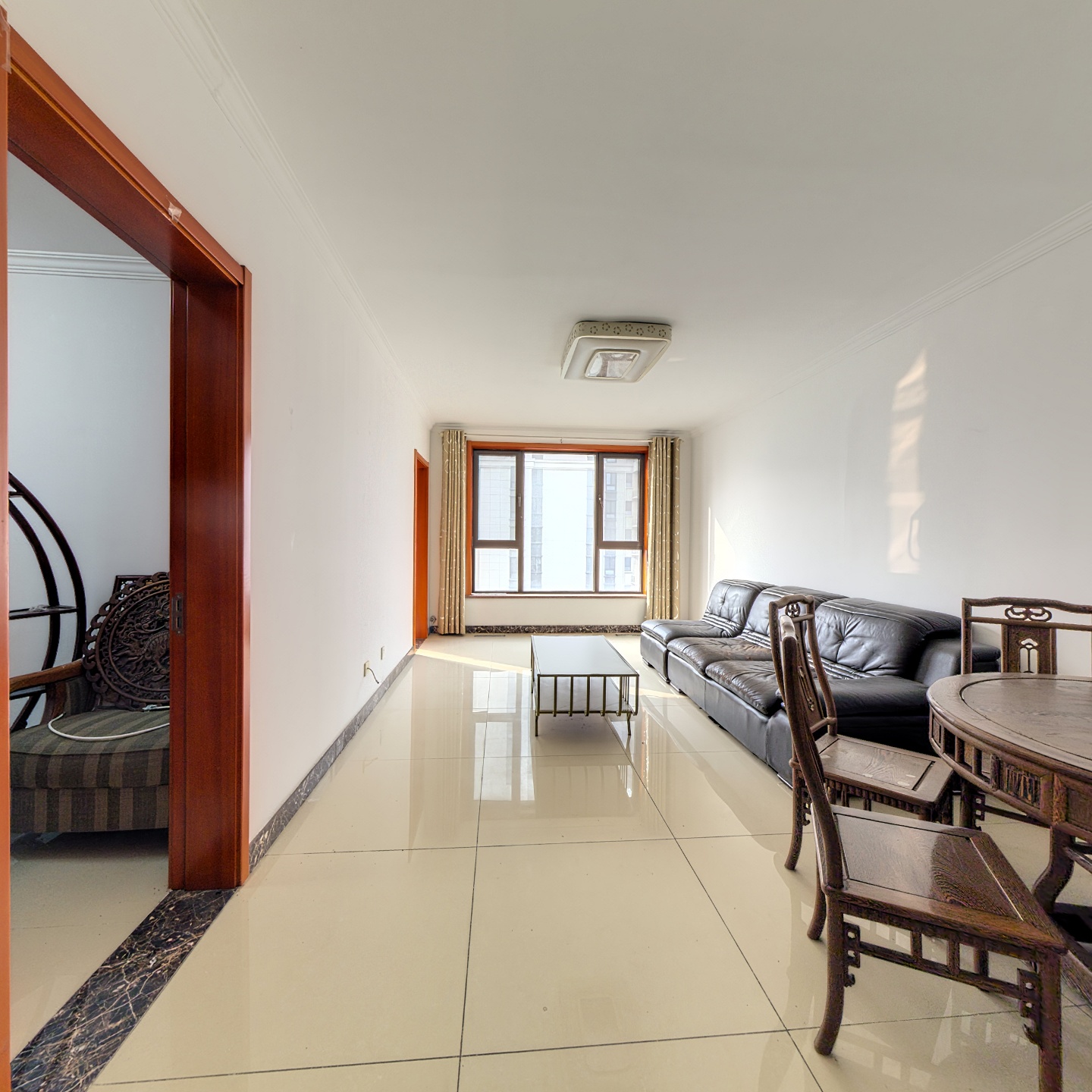 房本满二，业主诚意出售，看房有密码