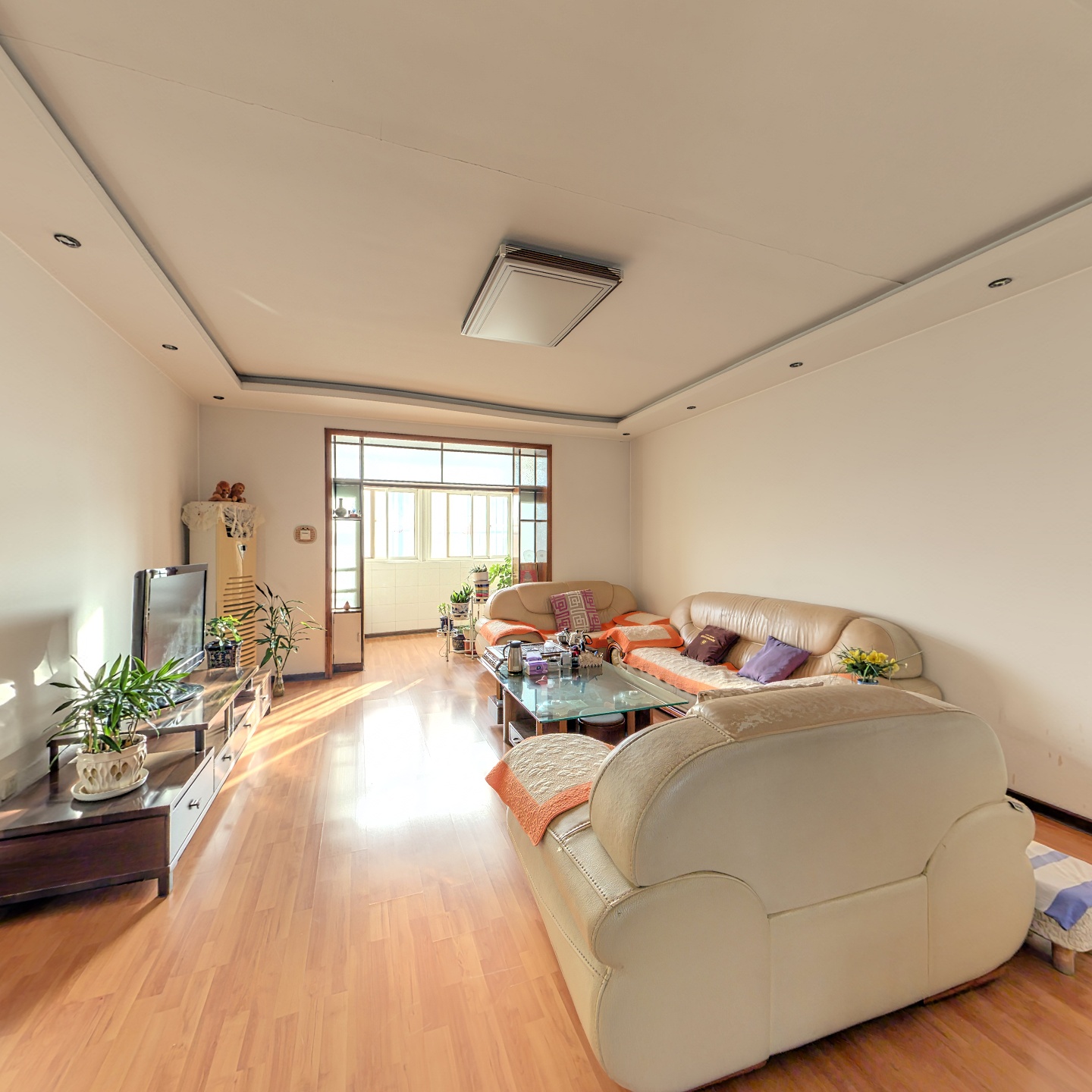 此房有本满五年，房本交易，南北通透格局，社区安静