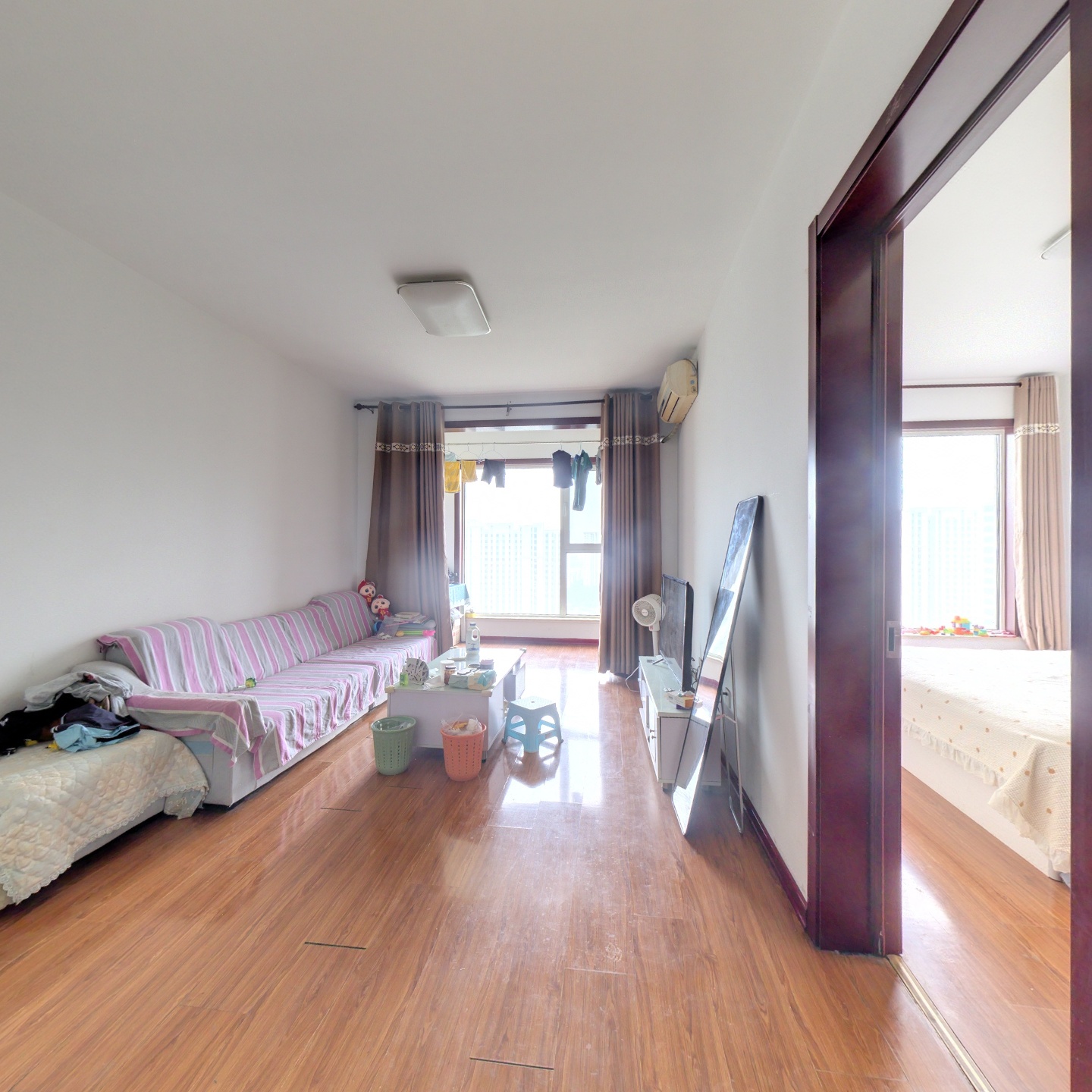 狮子城自住装修两居，楼层好，采光好，视野好。