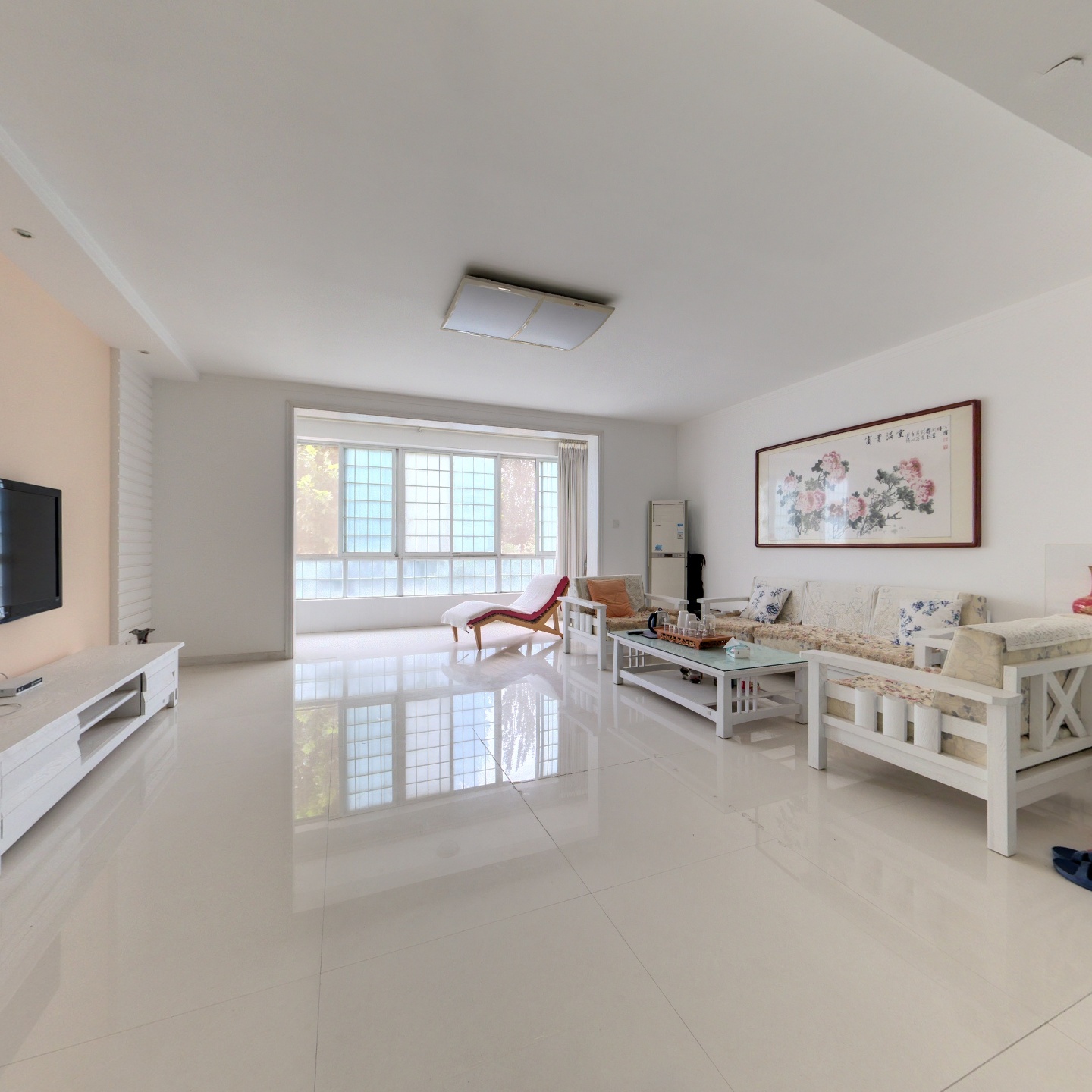 城西九龙居一楼120平两室精装带车库，证满两年