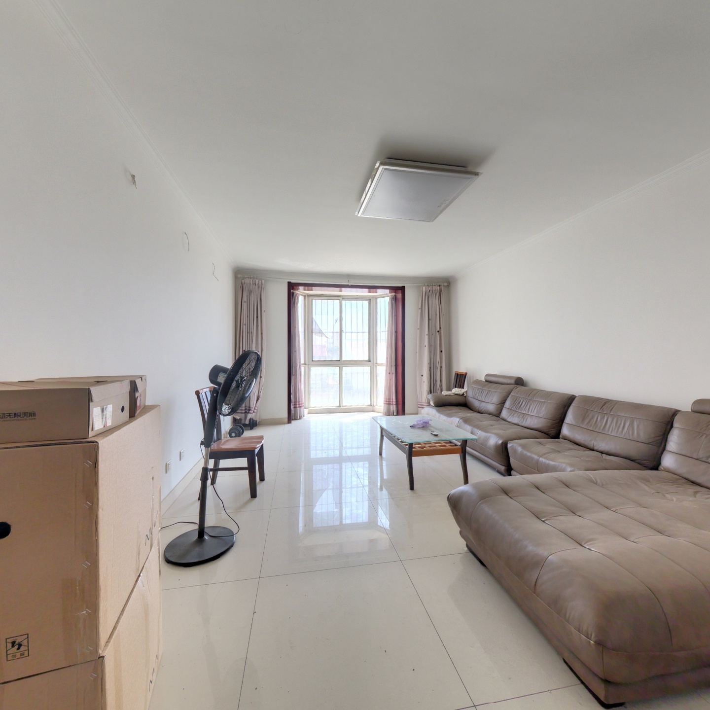 德信公园旁 改善型小区 社区物业不错 南北通透3居