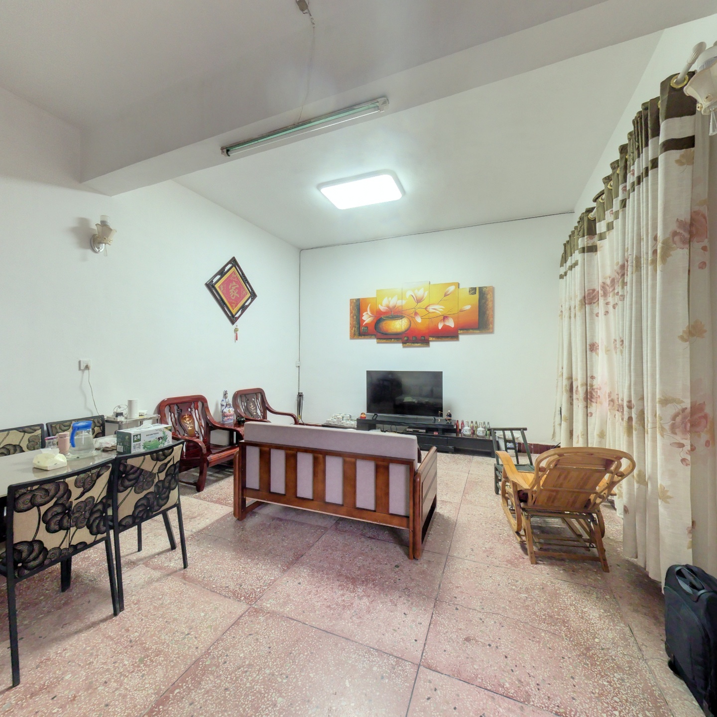 板塘村私有房产/上下两层202平拎包入住仅售150W