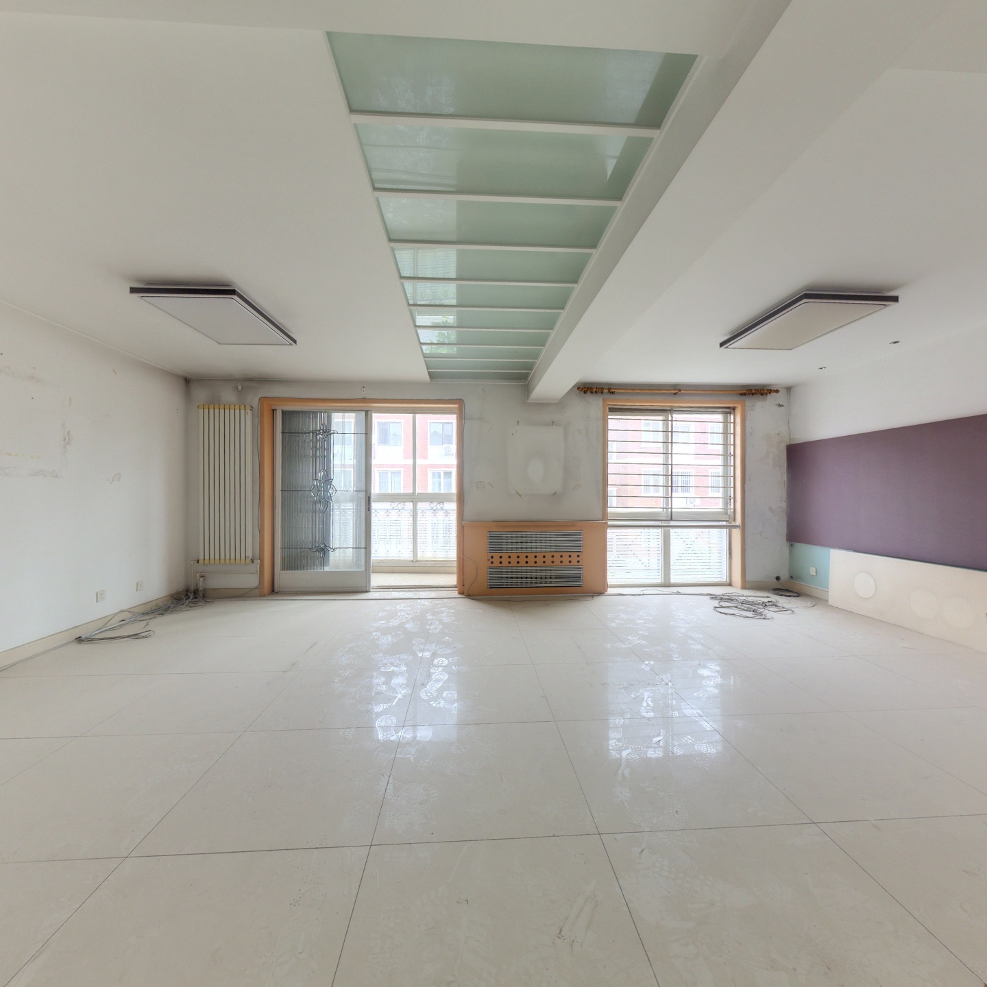 满二，精装50多万，20多平的阁楼也装修了，价格可议