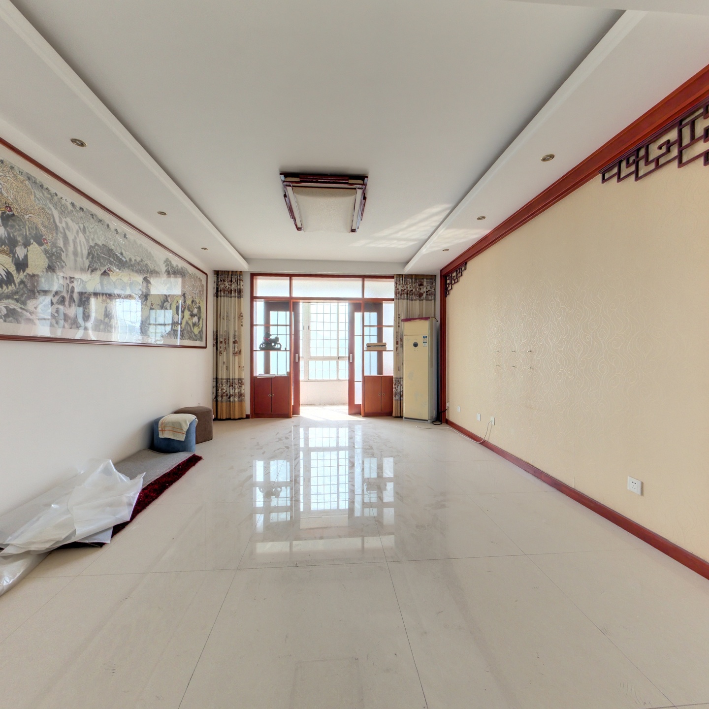 九龙居二楼134平精装带车库，阳光充足