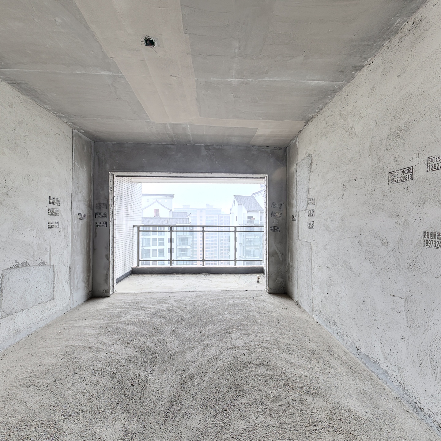 万隆清华坊二期全新毛坯电梯中层随时看房