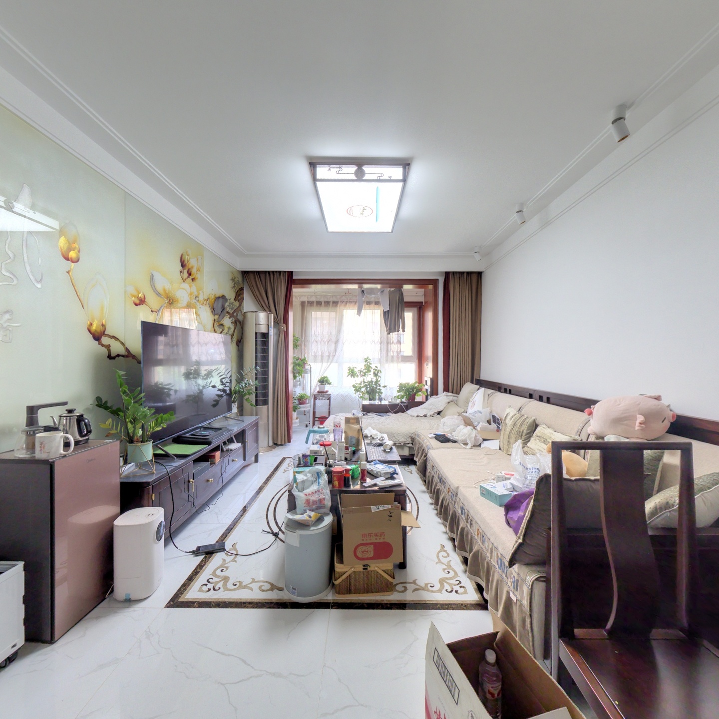 此房房本在手 房龄新 一梯两户布局 南北通透