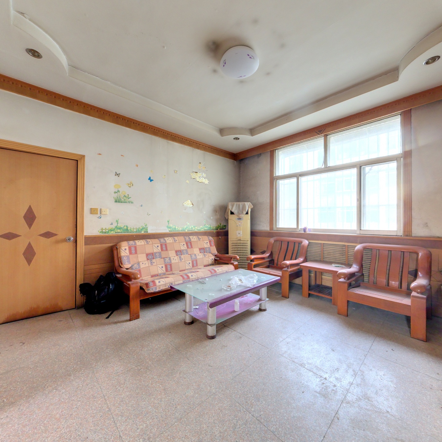 小辛庄2楼，2室，简装，有证可按揭