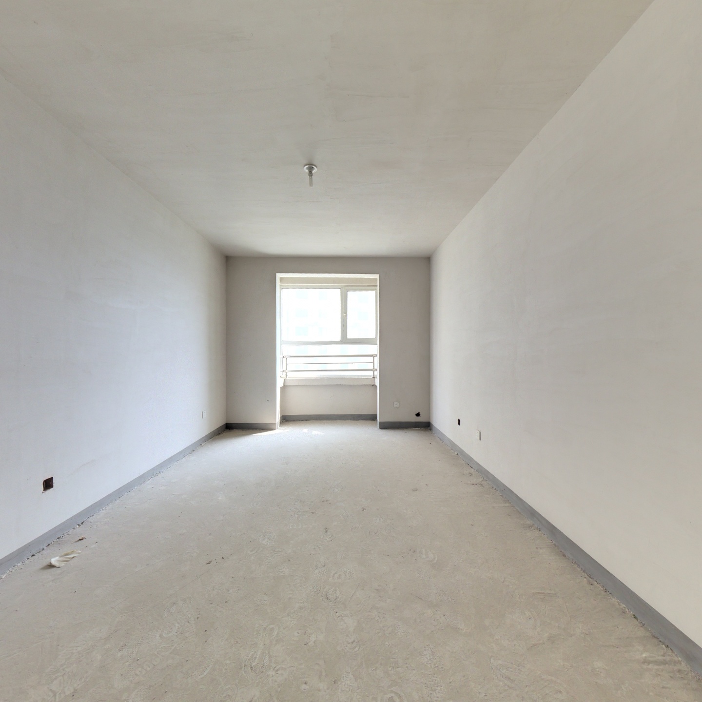 水岸花城 2室2厅 南