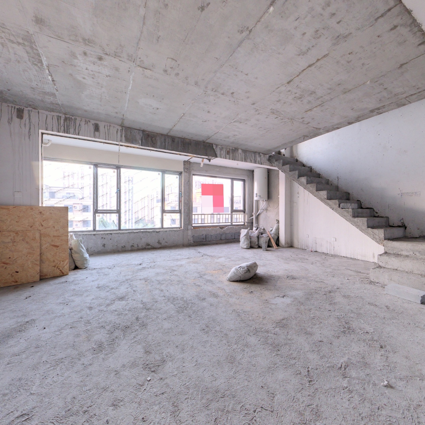 风华尚品洋房8楼复式，207平，五室，随时看房