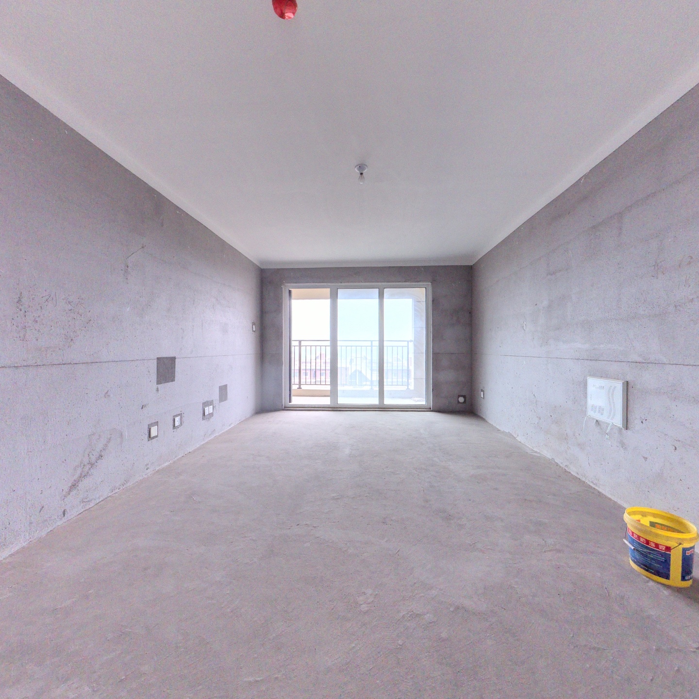 城东，滟澜公馆西区11层143平带双车位，可按揭