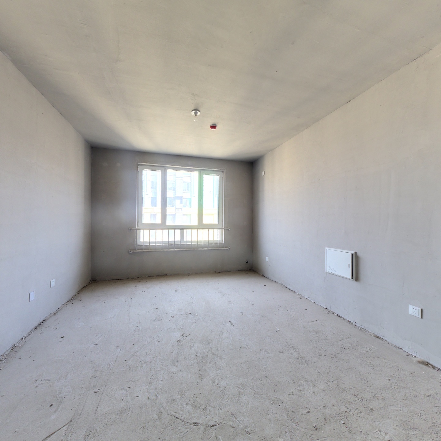 德信公园 北侧 东南向 中高层 满二