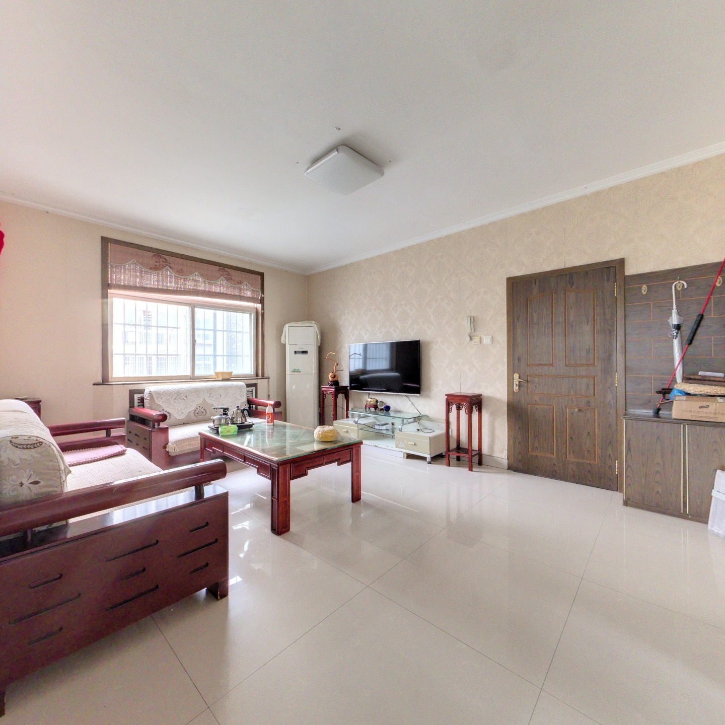 益王 府花园3楼三室朝阳带南向车库证满5年可按揭