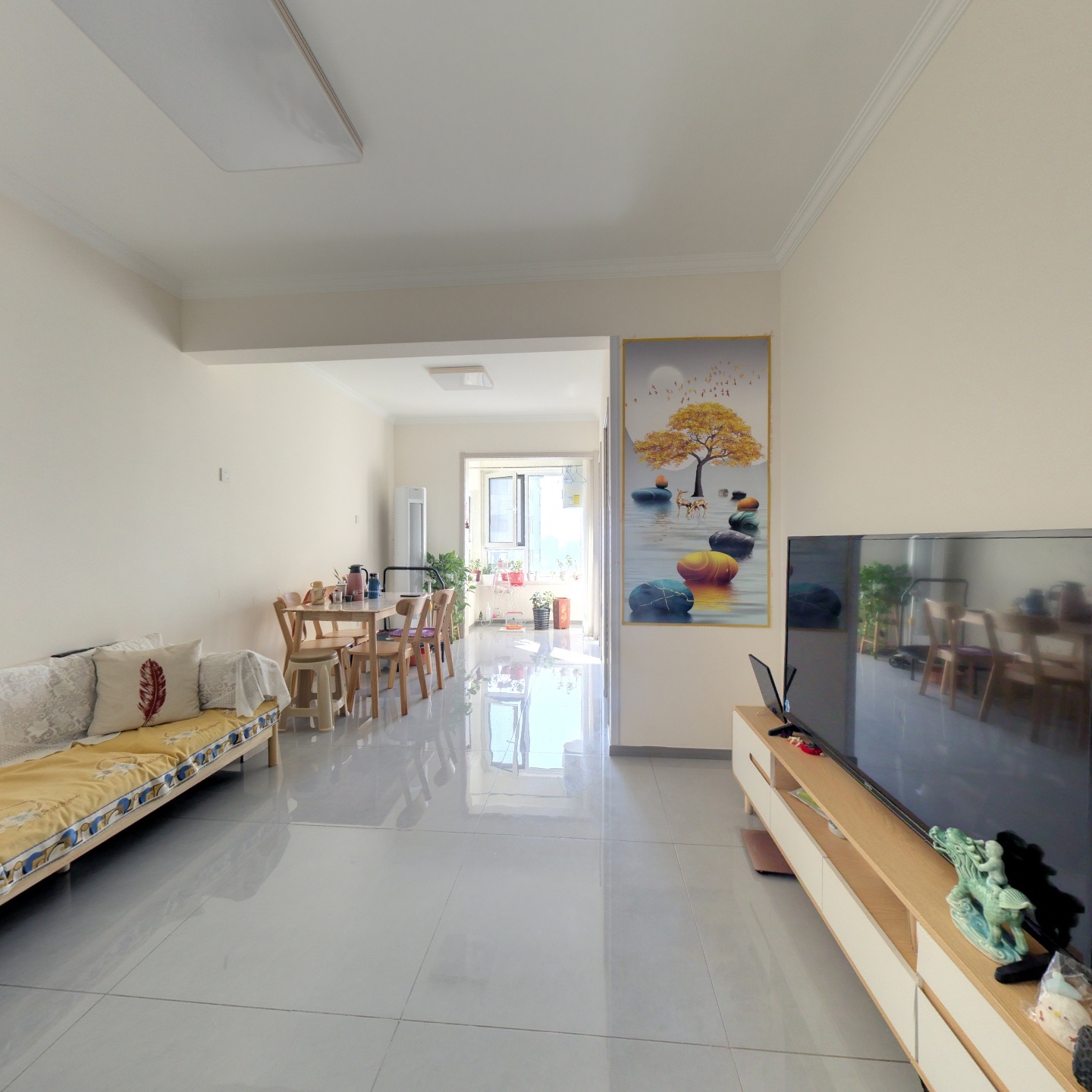 小区配套齐全近商场近医院，小区直饮水入户，干净卫生