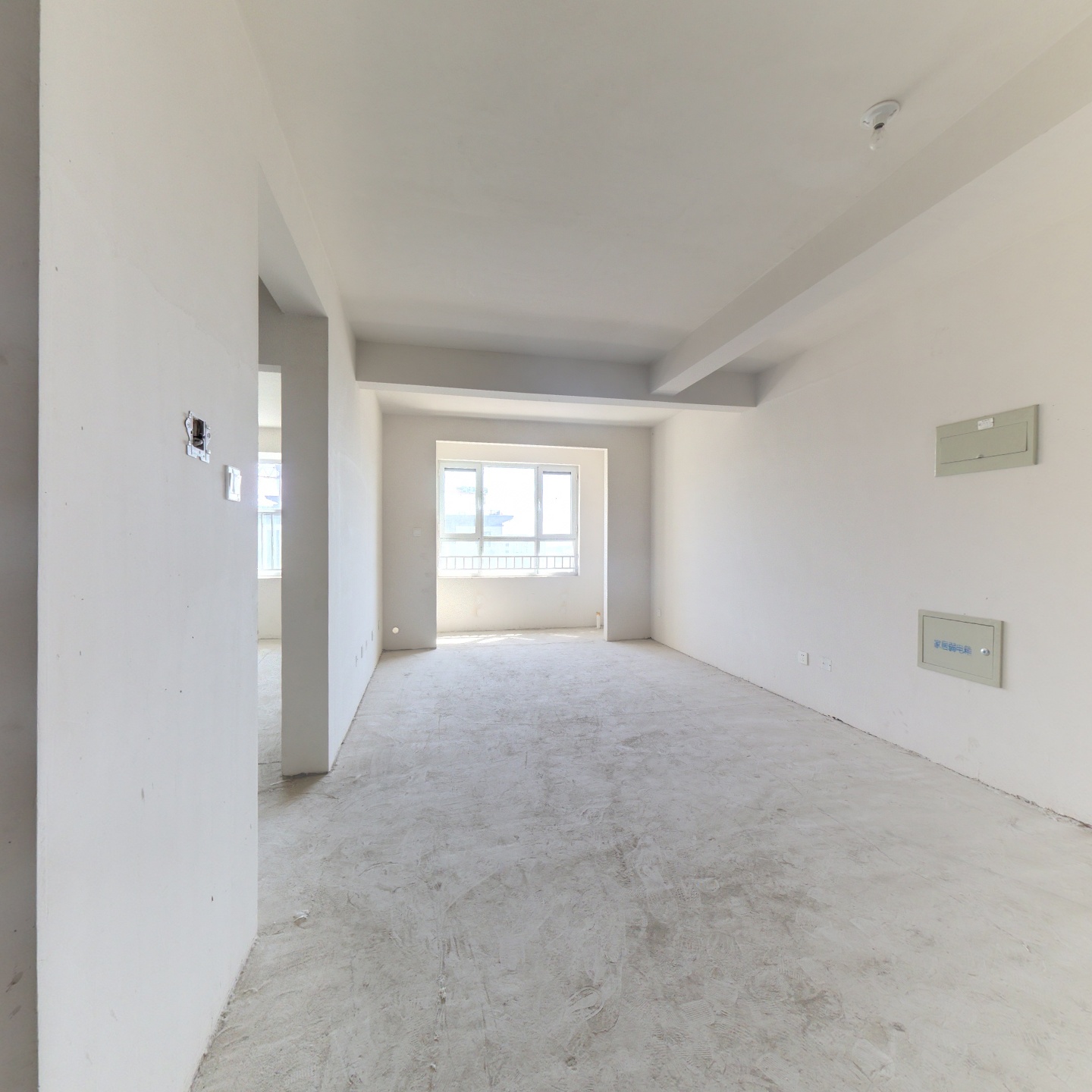 楼层好视野宽阔采光充足配套设施齐全交通方便。