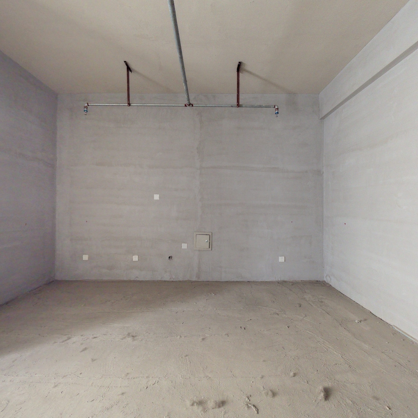 名流美域  一居室  满二  税少  诚意出售