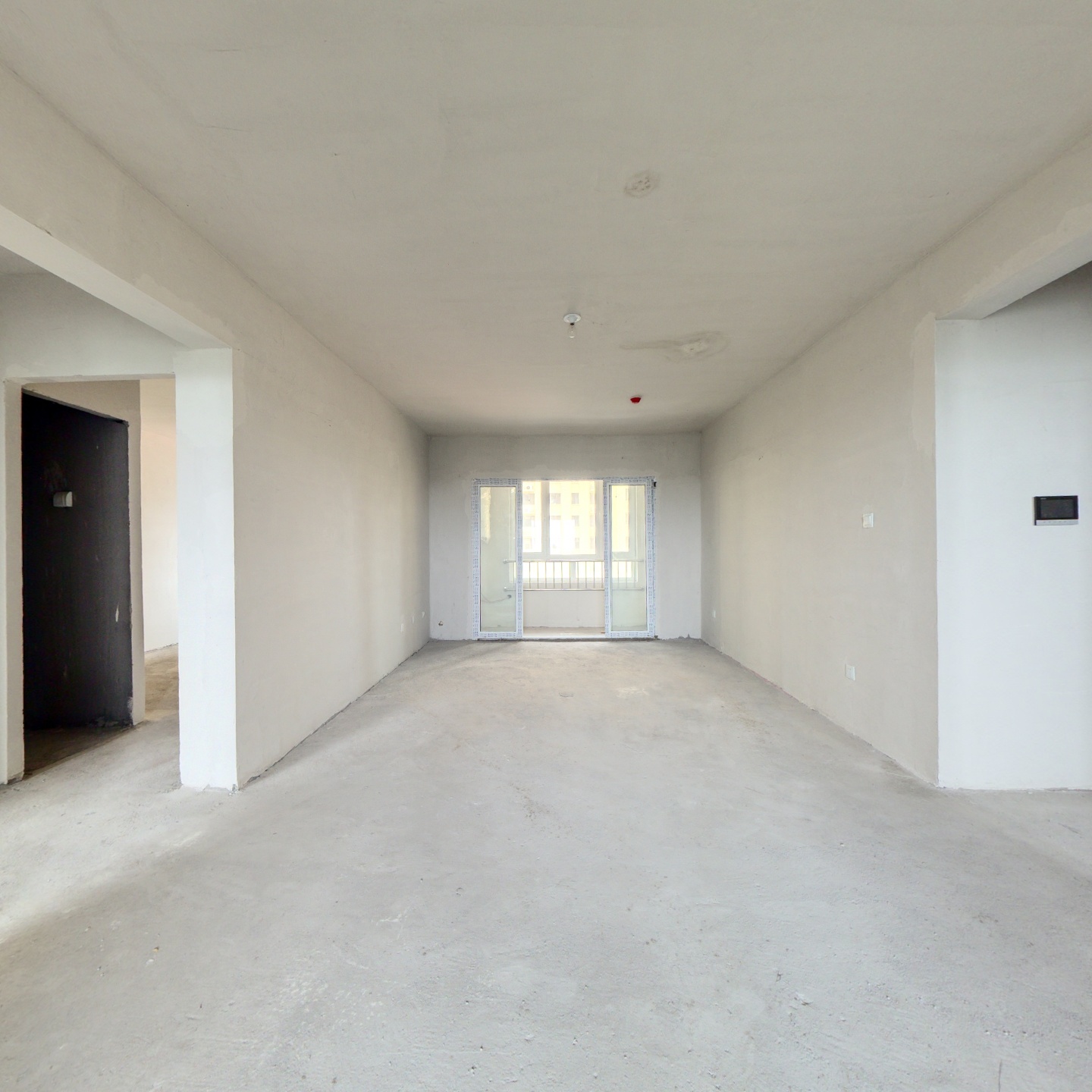 新小区人车分流  南北通透大三居双卫 随意装修