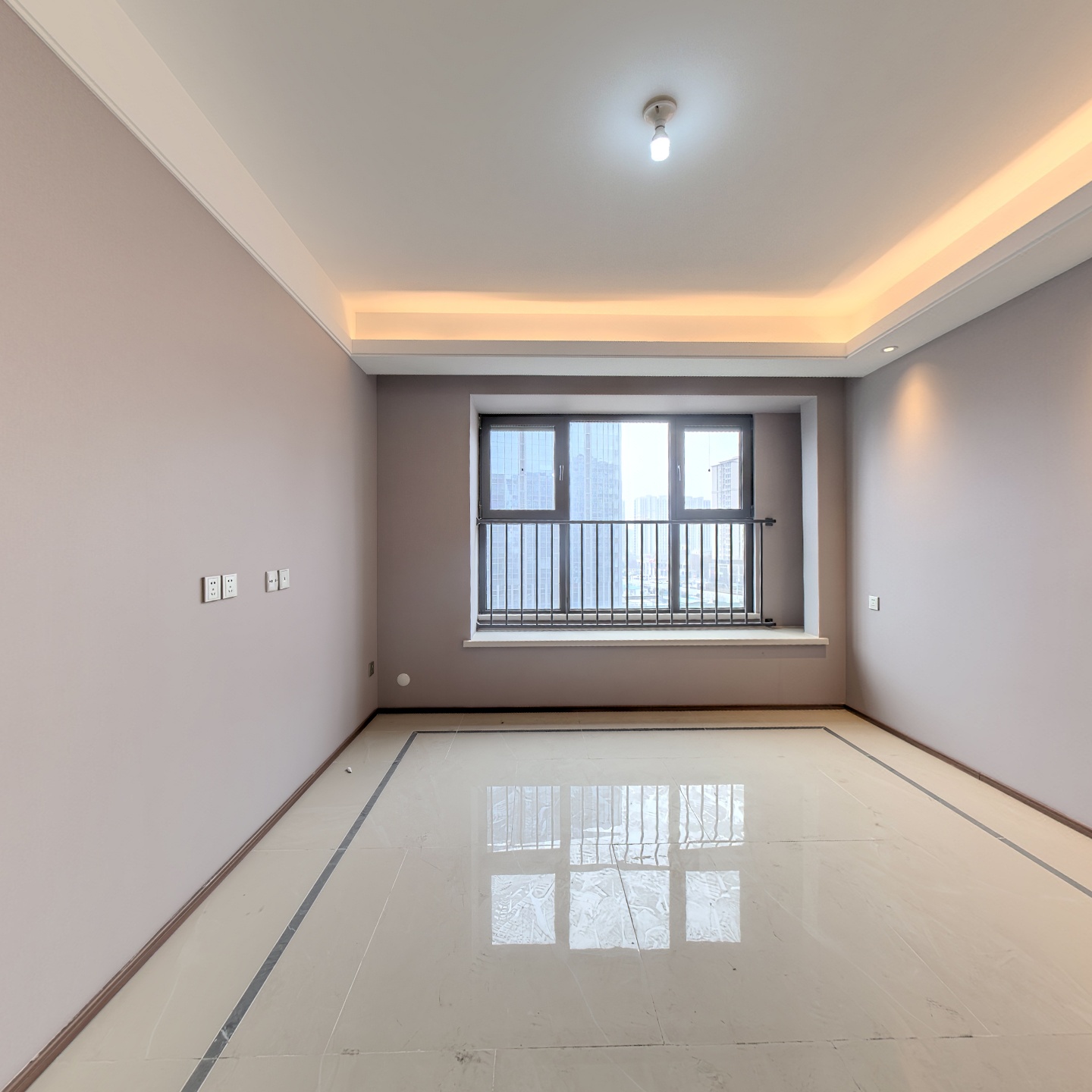 精装修，南北通透户型，楼层好，视野佳