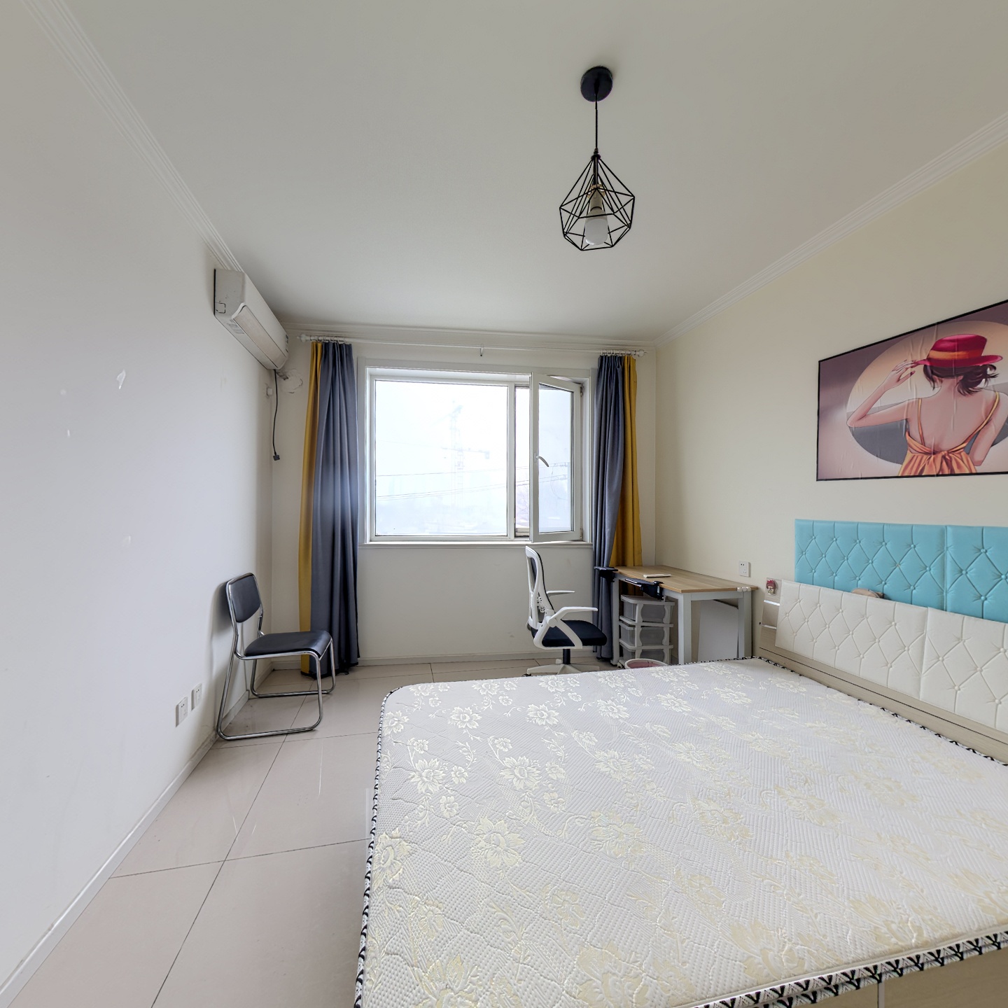 公园旁边的房子，自持物业管理，小区很安静适合居住