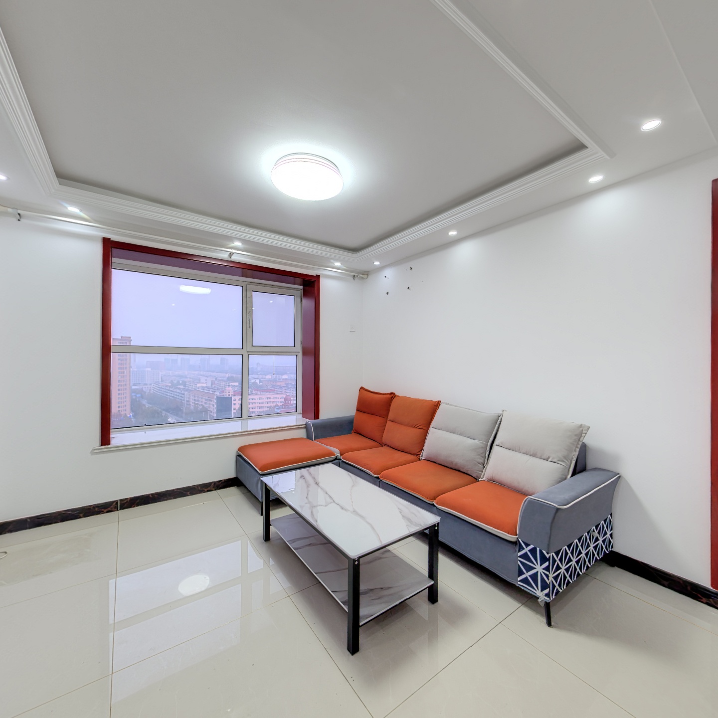 有房本可贷款  户型好采光高，交通便利，内有公园